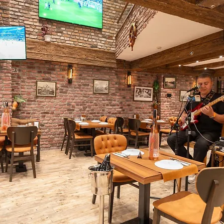 Old Harbour Hotel 3*