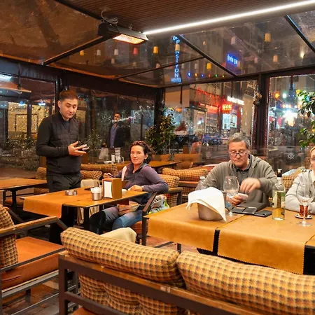 Old Harbour מלון 3*