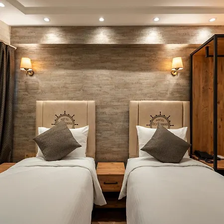 Old Harbour Hotel 3*