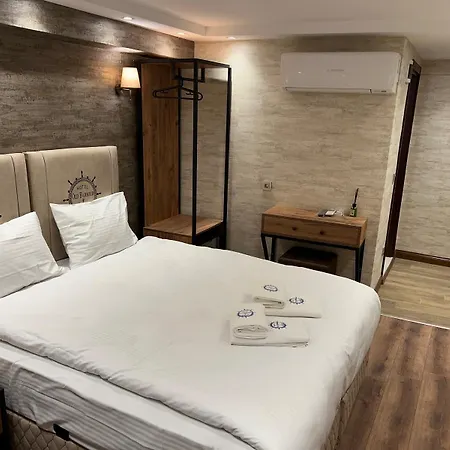 Old Harbour מלון