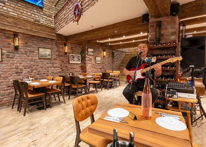 Ξενοδοχείο Old Harbour 3*