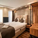 Old Harbour Отель 3*